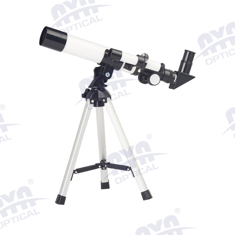 F40400 Astronomical telescope with finderscope